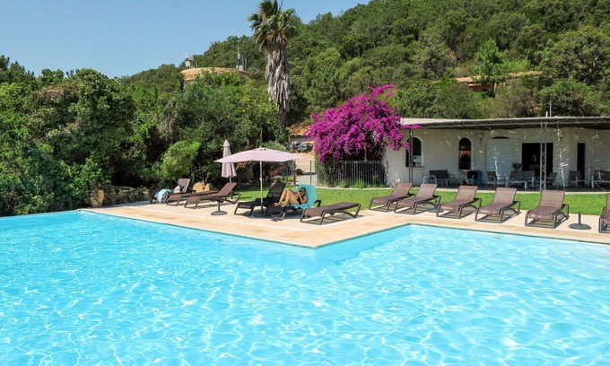 Favone House | Nice apartment in villa for 6 people with WIFI, A/C, pool, TV, patio, pets allowed and parking