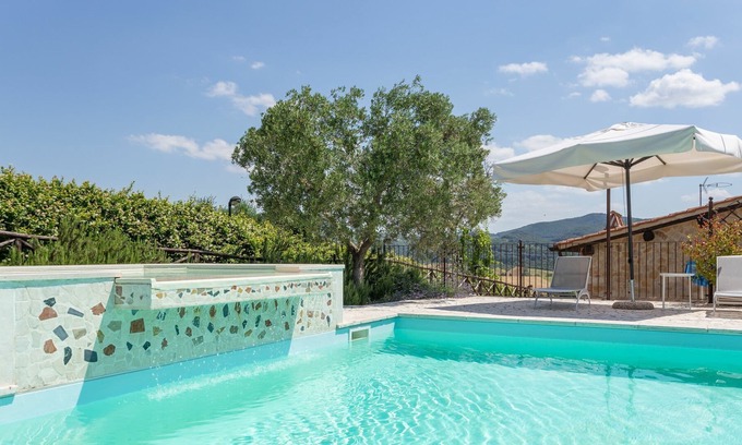 Montoro Villa | Nice apartment in villa for 3 guests with WIFI, pool, A/C, TV and parking