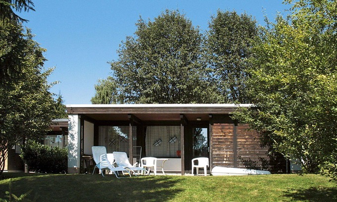 Waldkirchen House | Nice apartment in villa for 4 guests with TV, terrace, pets allowed and parking