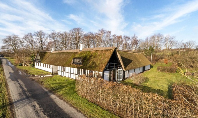 Ronde Apartment | Nice apartment in Rønde with WiFi