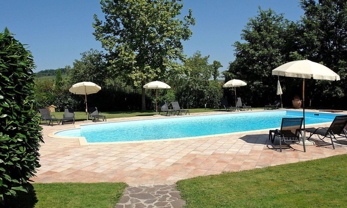 Poggiarello Villa | Nice apartment in villa with WIFI, pool, TV, terrace and pets allowed, close to San Gimignano