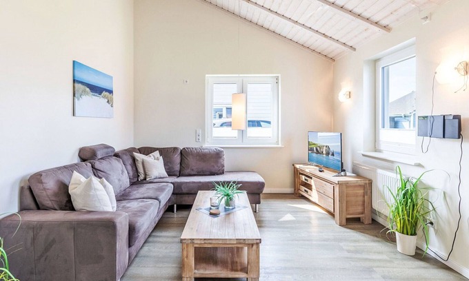 Dagebuell House | Nice apartment in villa for 2 guests with WIFI, TV, terrace and parking