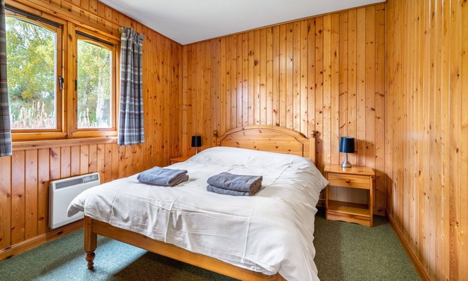 Glen Urquhart House | Nice apartment in villa for 6 guests with WIFI, TV and pets allowed