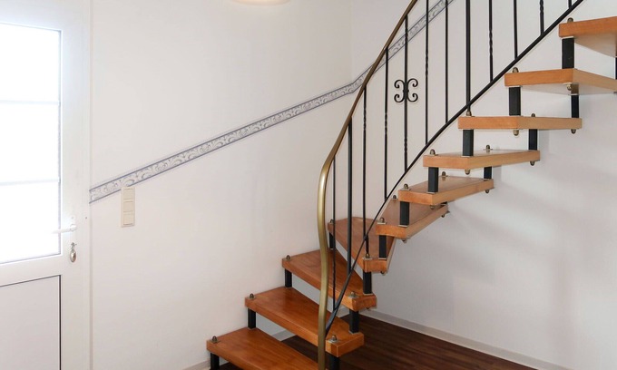 Ditzumerverlaat House | Nice apartment in villa for 8 guests with WIFI, TV, terrace, pets allowed and parking