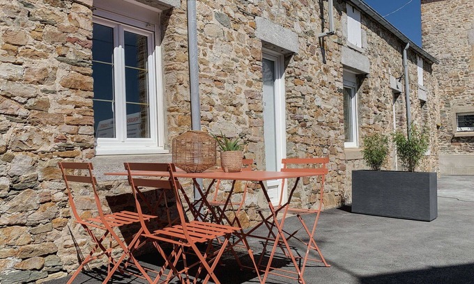 Pirou House | Nice apartment in villa for 3 people with WIFI, TV, terrace and pets allowed