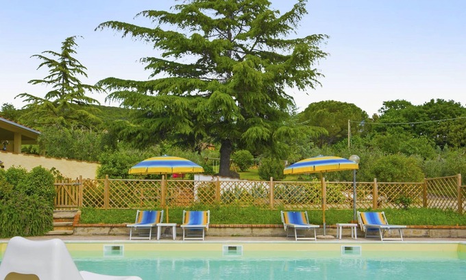 Iano Villa | Nice apartment in villa with WIFI, pool, TV, terrace, pets allowed, parking, close to San Gimignano