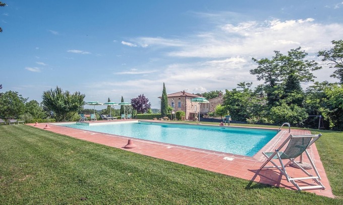 Casole d'Elsa Apartment | Nice apartment in Casole d'Elsa SI