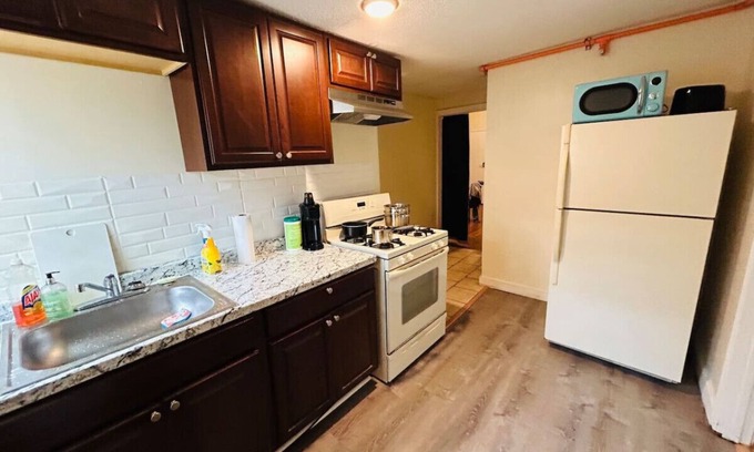 Downtown Apartment | Nice apartment near Whole Foods, Brown University