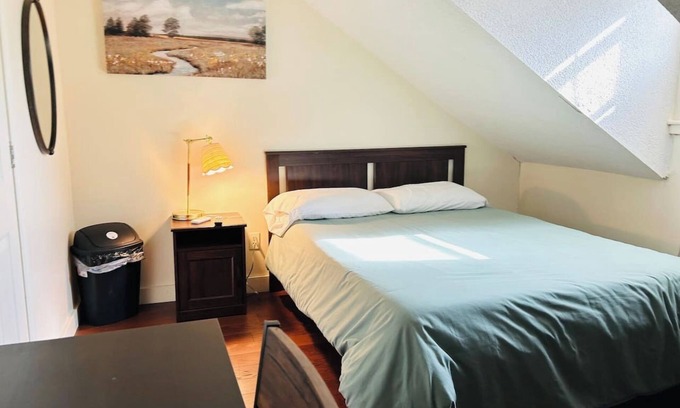 Providence Apartment | Nice apartment near Whole Foods, Brown University, Miriam Hospital, Downtown