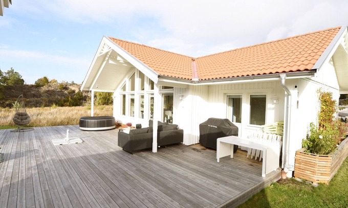 Stromstad Municipality House | Nice cottage by the Iddefjorden, Strömstad | SE09027