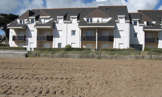 Saint-Marc-sur-Mer Apartment | Nice flat. 2 rooms, 2 adults 2 children, 20 meters from the beach, balcony, park