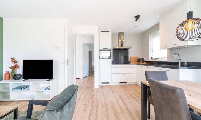 Scherpenisse House | Nice holiday home in Scherpenisse with terrace