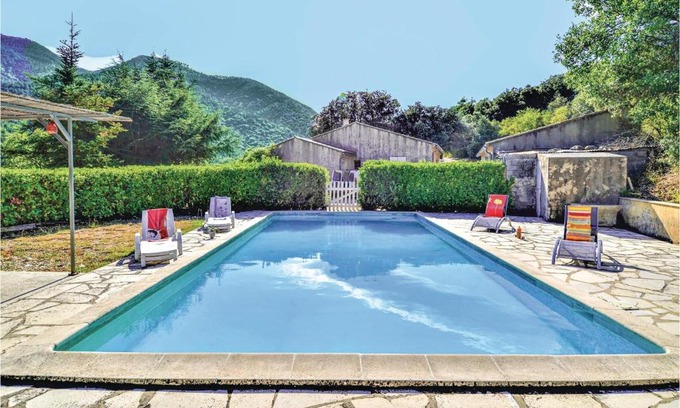 Saint-Leger-du-Ventoux House | Nice home in Saint Lger du Ventoux with 2 Bedrooms and Outdoor swimming pool