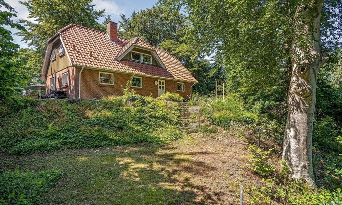 Vedelshave House | Nice home in Asperup with sauna