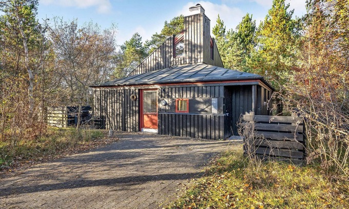 Grena Strand House | Nice home in Grenaa with kitchen