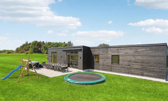 Grenaa House | Nice home in Grenaa with sauna