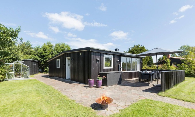 Grena Strand House | Nice home in Grenaa with WiFi