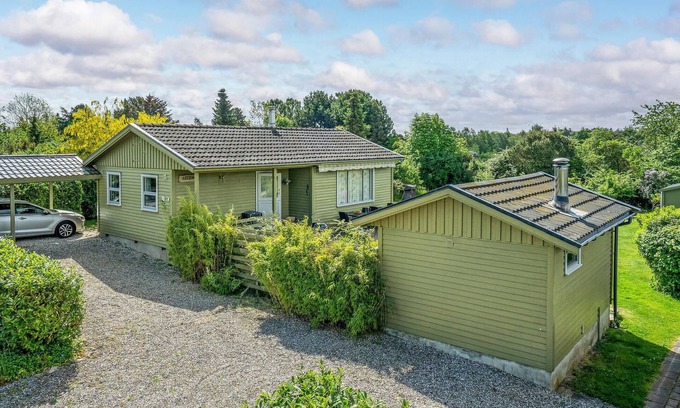 Holbaek House | Nice home in Holbæk with kitchen