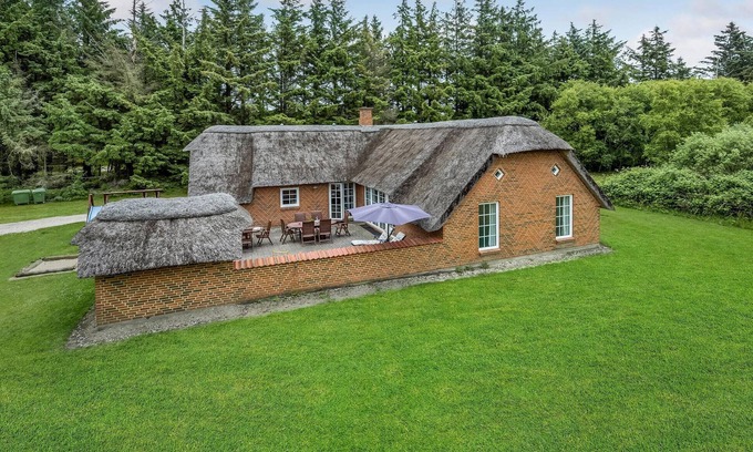 Husby House | Nice home in Ulfborg with kitchen