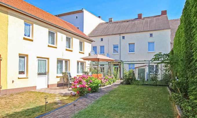 Mecklenburgische Kleinseenplatte House | Nice home in Wesenberg with kitchen