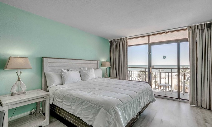 Myrtle Beach Condo | Nice Landmark Resort Direct Oceanfront Low Floor!