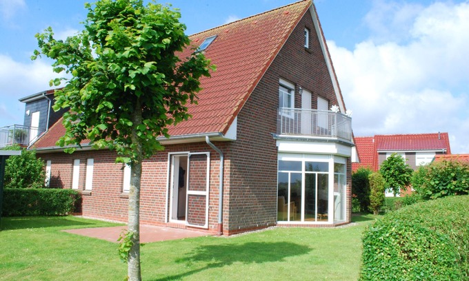 Krummhoern Apartment | Nice, modern apartment in a quiet location right on the water, WLAN