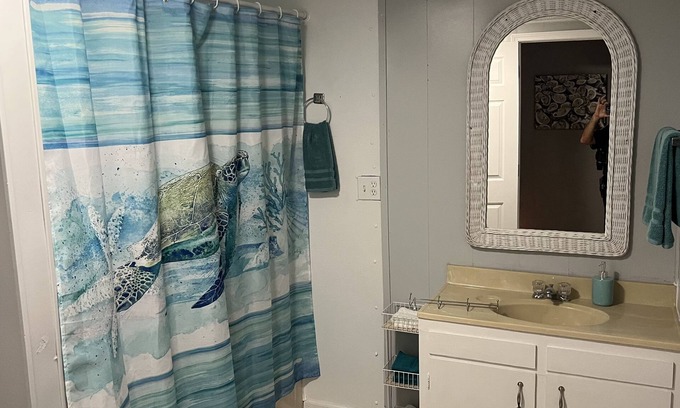 Apalachicola House | Nice quite neighborhood-10 min from the beach