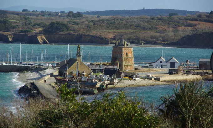 Camaret-sur-Mer House | Nice sea view, 250 m from the beach