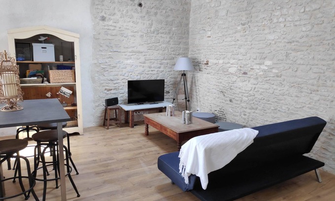 Saint-Martin-de-Re Apartment | Nice T3 with Wifi near the harbor - 2 stars