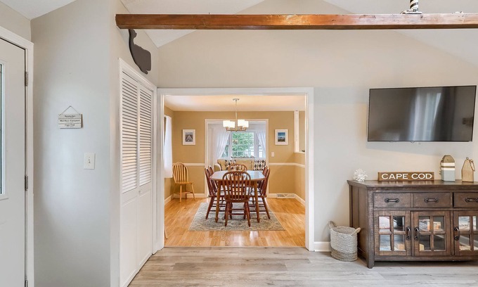 West Hyannisport House | Nice Three bedroom close to Craigville Beach