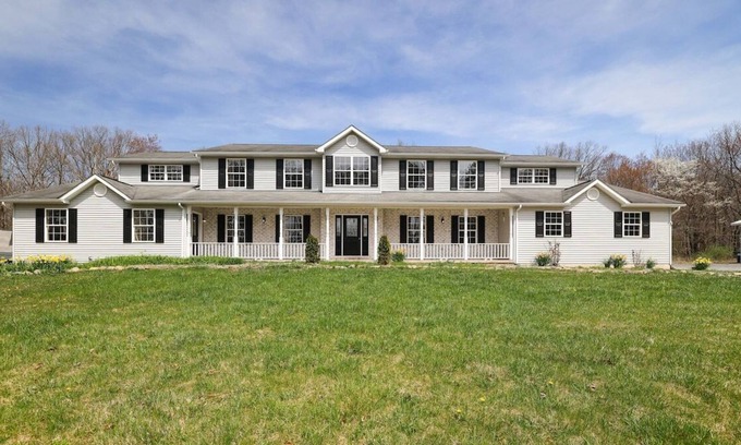 Kresgeville House | Nicole’s Place PA · Luxe Lrg Pocono House for 18 Hot Tub/Gameroom/Pool