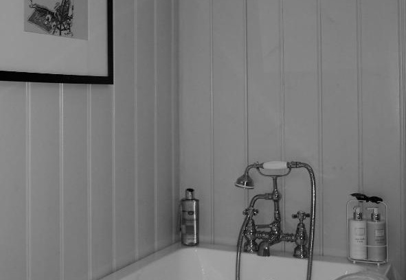 Boxgrove Bed & Breakfast | Nightingale Cottage Bed and Breakfast