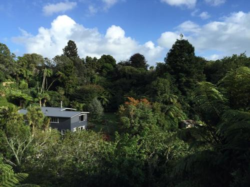 New Plymouth Villa | Nikau Retreat