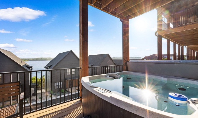 Oliver House | Nine Lakefront Homes (sleeping 223) in Rocky Shores w/n 500ft