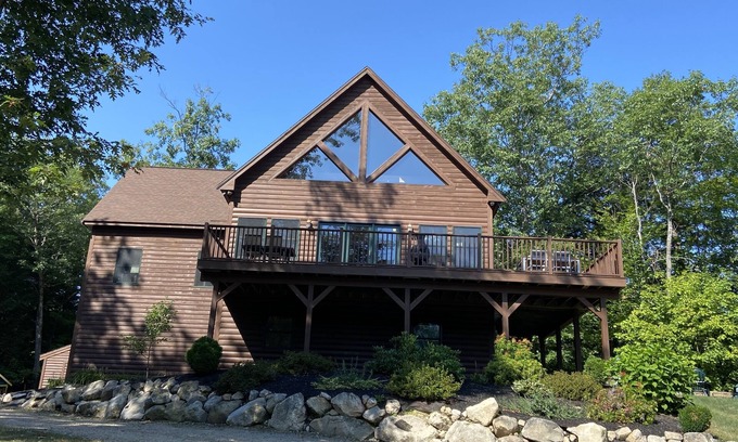 North Bridgton House | Njoy Charm - Gorgeous Family and Pet Friendly Home