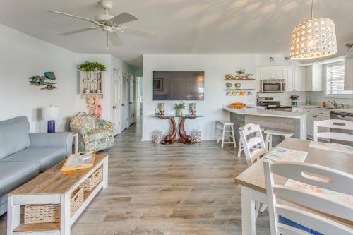 Cherry Grove Beach Apartment | NMB Condo Walk to the Beach or Use the Pool!