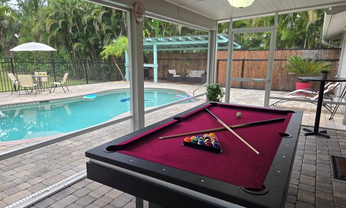 Rural Estates House | nn"Spacious Family Retreat with Pool & Play Area" nn"Fun for Everyone