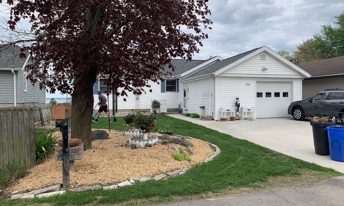 Oshkosh House | nNFL Draft and EAA House Available