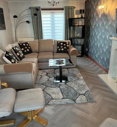 Banff House | No 22