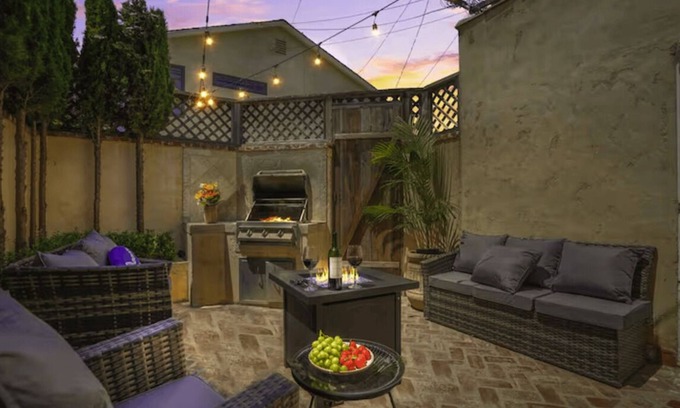 Belmont Shore House | No Cleaning Fee! Discounted Long Beach Stays w/Arcade - FirePit - Parking