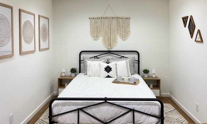 Simi Valley Apartment | No Cleaning Fee - Spacious Modern Studio in the heart of Simi Valley