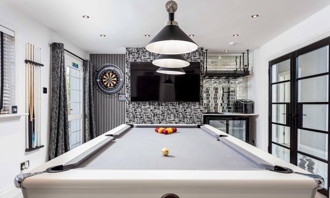 Ayr House | No22 Shalloch House - Donnini Apartments
