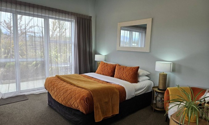 Twizel House | No25 on Temple drive