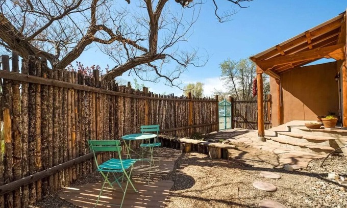 Nob Hill House | Nob Hill Home|Private Yards