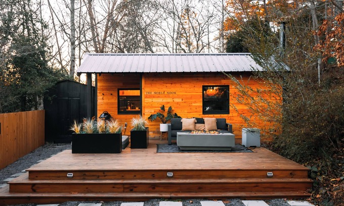 Fairview House | Noble Nook with Hot Tub