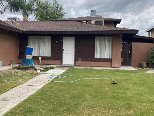 Greenacres Apartment | nogal ave 21st