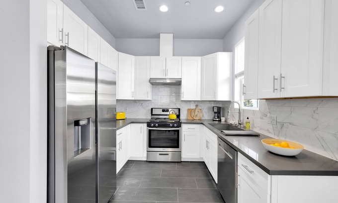North Hollywood House | NoHo by AvantStay | North Hollywood Townhome