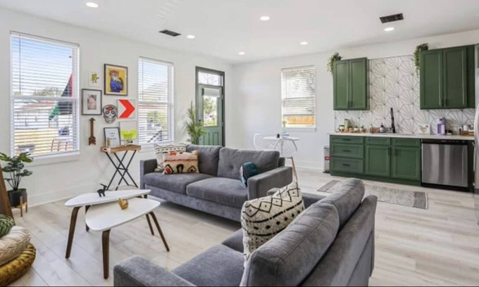 Saint Roch House | Nola Blossom | MODERN Nola Pad