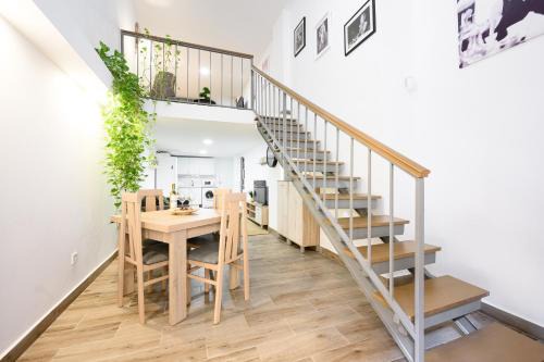Bailen-Miraflores Apartment | Nomad Urban Duplex