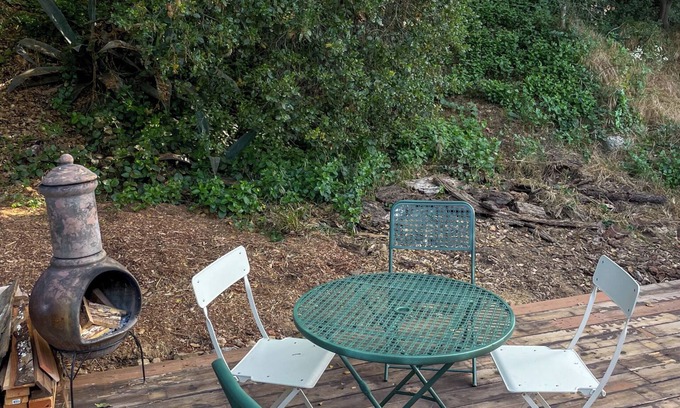 Oak View Cottage | Non-toxic, eco-friendly, peaceful + private guesthouse for monthly bookings